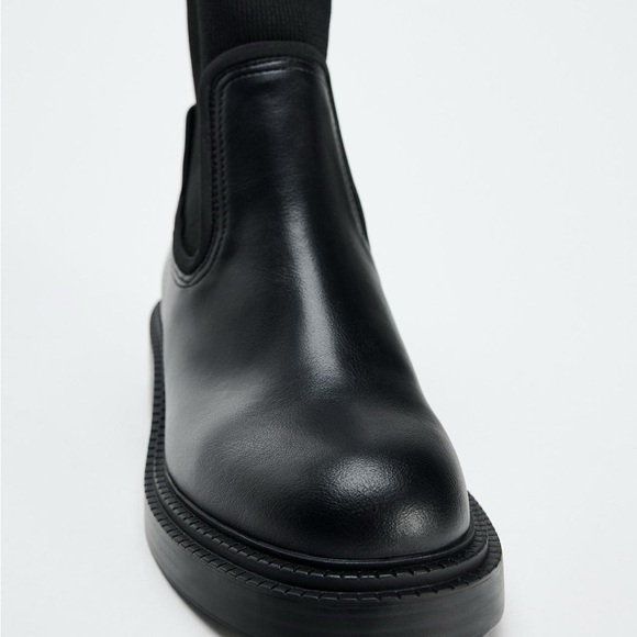 NWT CHELSEA BOOTS WITH SOLES
SIZE USA 7.5
38 EUR - Picture 3 of 9